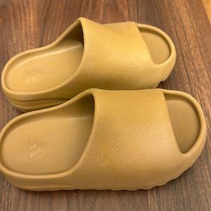 Yeezy Slides Ochre